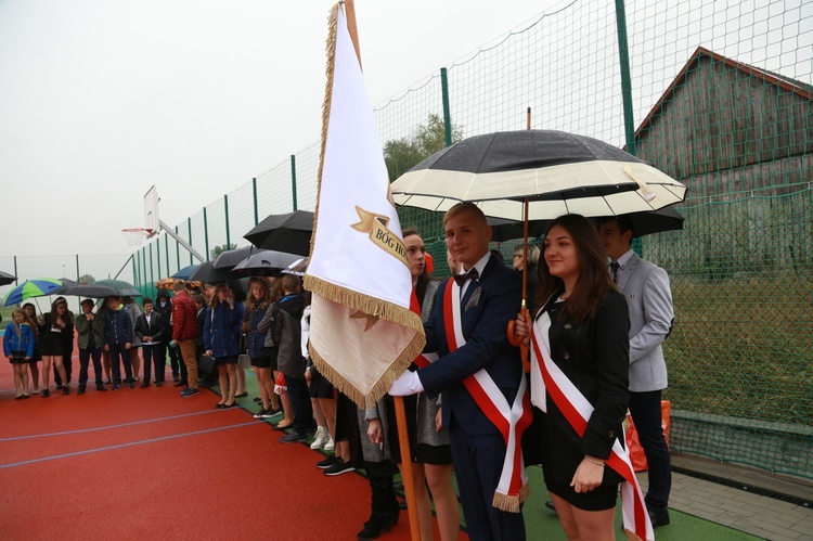 Borzęcin Dolny - nadanie imienia, otwarcie boiska