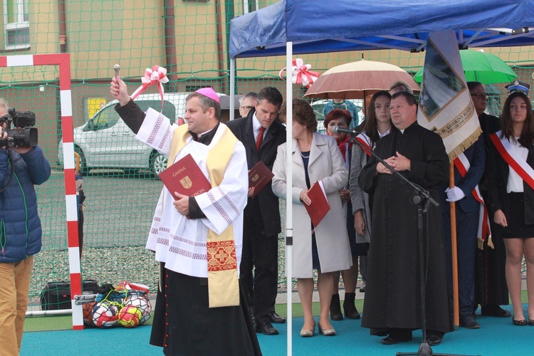 Borzęcin Dolny - nadanie imienia, otwarcie boiska