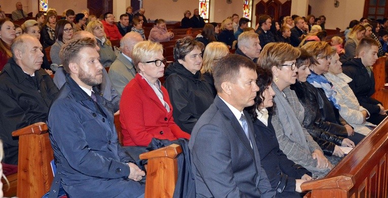 Sztandar i nowe imię dla ośrodka wychowawczego w Płońsku