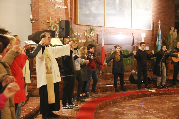 Modlitewna sztafeta młodych w Oświęcimiu