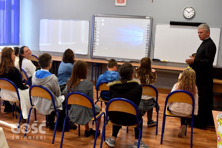 Konkurs wiedzy o historii parafii pw. Ducha Świętego w Bielawie