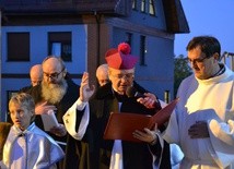 Krzyż u franciszkanów poświęcony