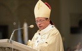 Abp Ryś założył paliusz