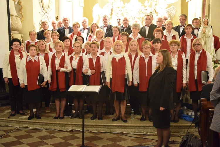 Koncert "Wolność krzyżami się mierzy" w Skierniewicach