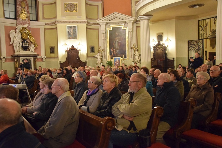 Koncert "Wolność krzyżami się mierzy" w Skierniewicach