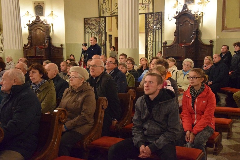 Koncert "Wolność krzyżami się mierzy" w Skierniewicach