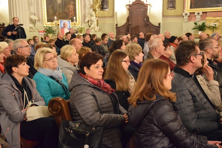 Koncert "Wolność krzyżami się mierzy" w Skierniewicach