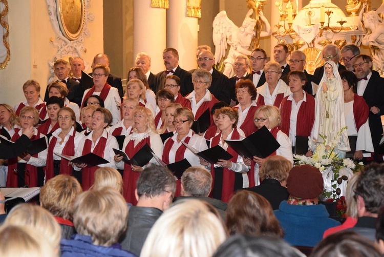 Koncert "Wolność krzyżami się mierzy" w Skierniewicach