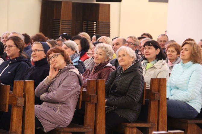 Pielgrzymka nauczycieli do tarnowskiej Fatimy