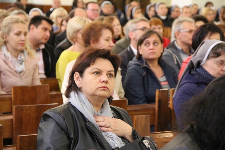 Pielgrzymka nauczycieli do tarnowskiej Fatimy