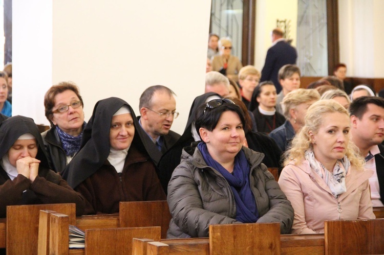 Pielgrzymka nauczycieli do tarnowskiej Fatimy