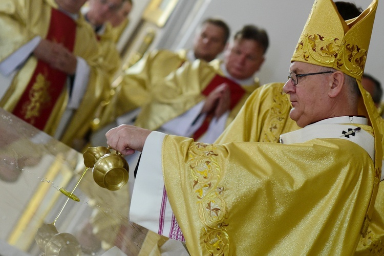 Poświęcenie kościoła pw. św. Faustyny Kowalskiej w Ostródzie