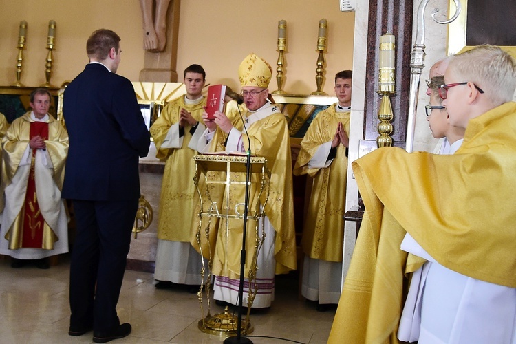 Poświęcenie kościoła pw. św. Faustyny Kowalskiej w Ostródzie