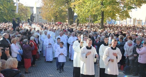 Pielgrzymka różańcowa do Rokitna