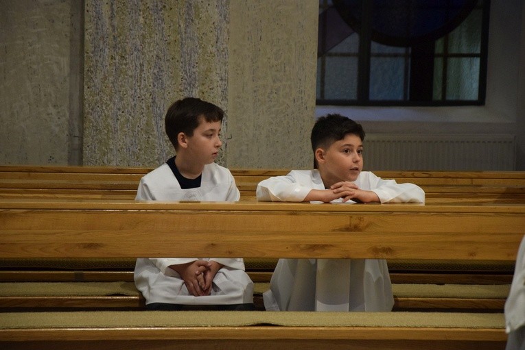 Poświęcenie parkingu i grobowca na cmentarzu w Jaktorowie