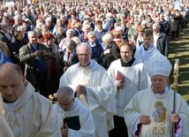 Mszy św. w czasie pielgrzymki przewodniczył bp Henyk Tomasik