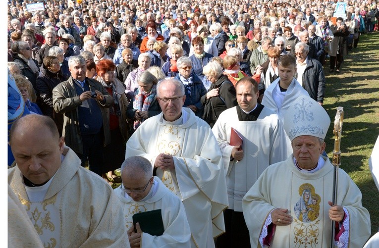 Mszy św. w czasie pielgrzymki przewodniczył bp Henyk Tomasik