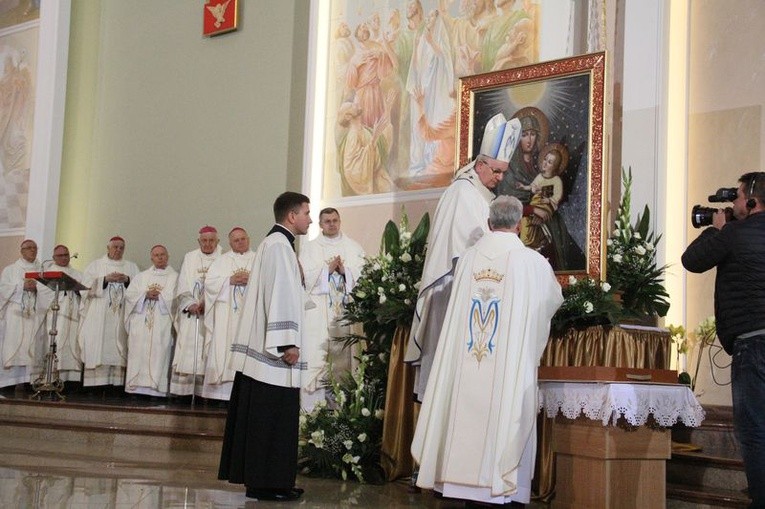 Rekoronacja obrazu MB Latyczowskiej