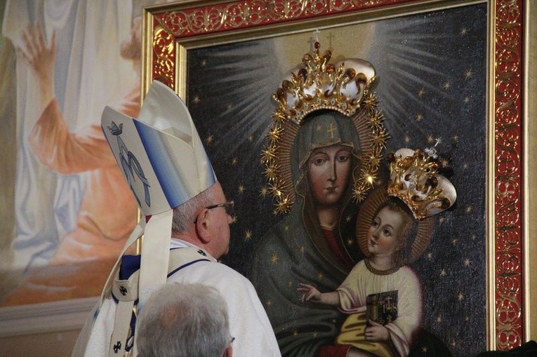 Rekoronacja obrazu MB Latyczowskiej