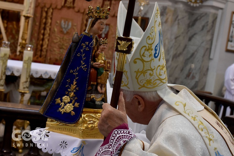 Pielgrzymka róż różańcowych do Barda Śląskiego