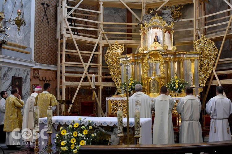 Pielgrzymka róż różańcowych do Barda Śląskiego