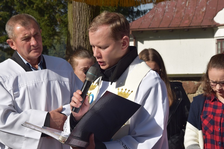 Procesja różańcowa w Wysokienicach