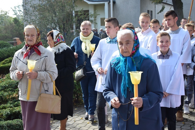 Procesja różańcowa w Wysokienicach