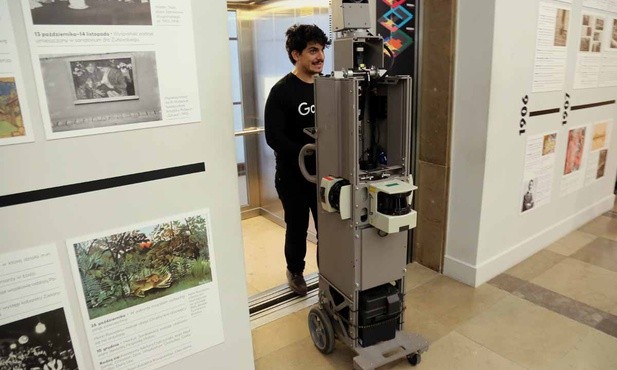 Wózek Google'a zwiedza Muzeum Narodowe