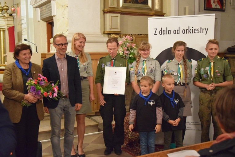 "Z dala od orkiestry" w Rzeczycy