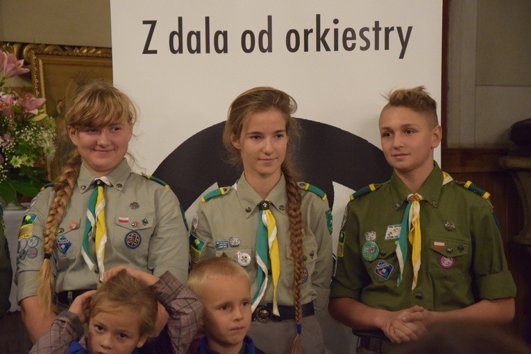 "Z dala od orkiestry" w Rzeczycy