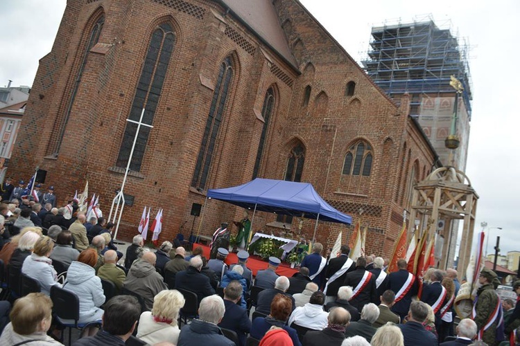 Pomnik śp. ks. prał. Witolda Andrzejewskiego odsłonięty