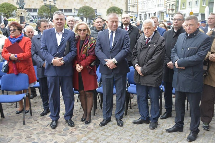 Pomnik śp. ks. prał. Witolda Andrzejewskiego odsłonięty