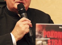 Kapłan był świadkiem rzezi Woli. Poprzez wydane wspomnienia chce ocalić od zapomnienia historię i losy swojej rodziny. 