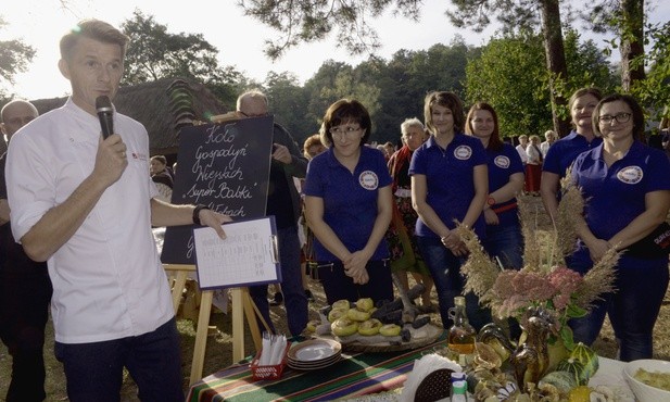Konkurs na najlepszą potrawę z ziemniaków wygrały "SuperBabki" ze Skłobów w podradomskiej gminie Chlewiska
