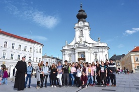 Jednym z pierwszych miejsc, które odwiedzili młodzi pielgrzymi, była bazylika Ofiarowania Najświętszej Maryi Panny.