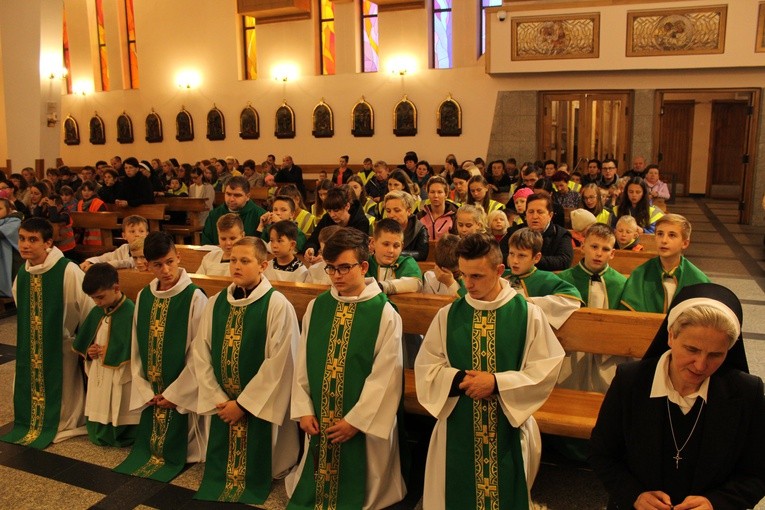 Odblaskowy różaniec w Pasierbcu