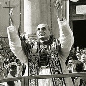 Paweł VI pozdrawia wiernych w Genzano k. Castel Gandolfo,  8 września 1963 r.