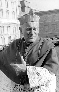 Kardynał Karol Wojtyła w Watykanie podczas sierpniowego konklawe, które wybrało Jana Pawła I