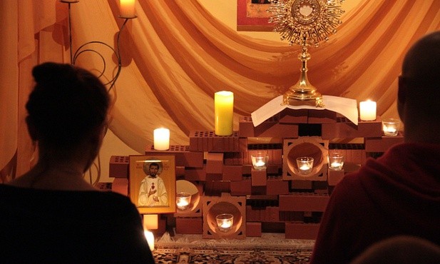 Synod o spowiedzi, adoracji i...