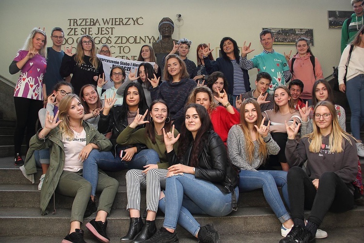 Lekcja języka migowego w Pile