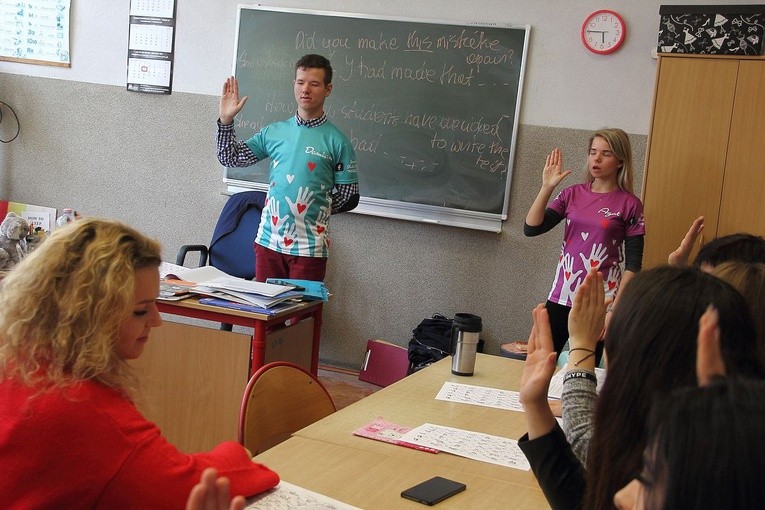 Lekcja języka migowego w Pile