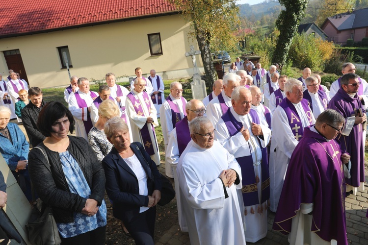 Pogrzeb ks. kan. Henryka Langforta w Lesznej Górnej