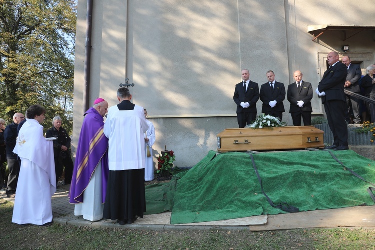 Pogrzeb ks. kan. Henryka Langforta w Lesznej Górnej