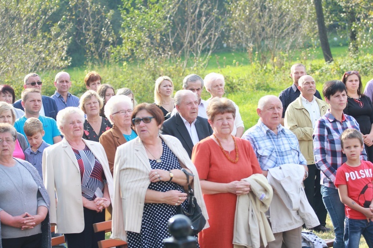 Odnowiony krzyż w Skrzyszowie