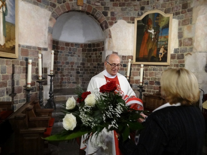 Vota Niepodległej w Tumie