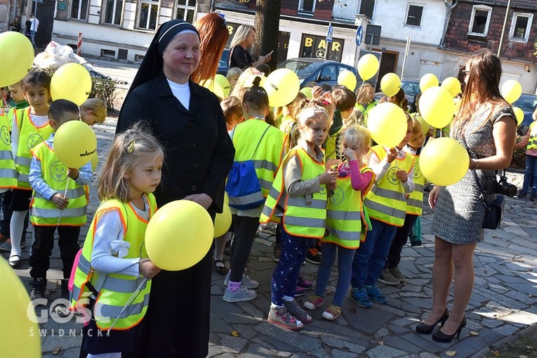 W akcji wzięły udział także dzieci z przedszkola sióstr prezentek.