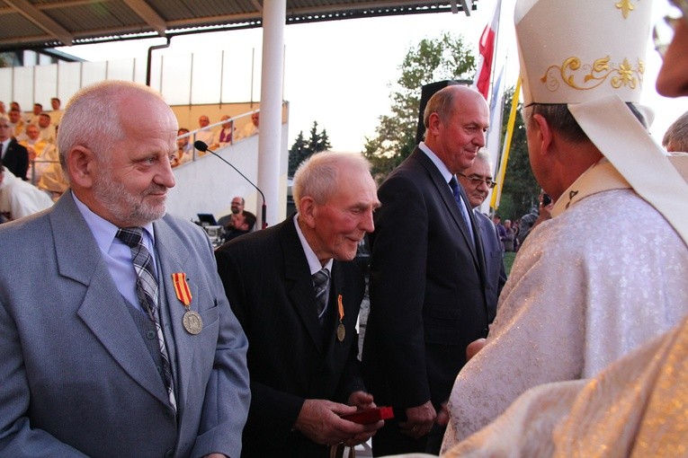 Pielgrzymka trzebnicka 2018 - medale św. Jadwigi Śląskiej