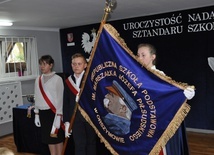 Nowy sztandar dla szkoły w Orszymowie