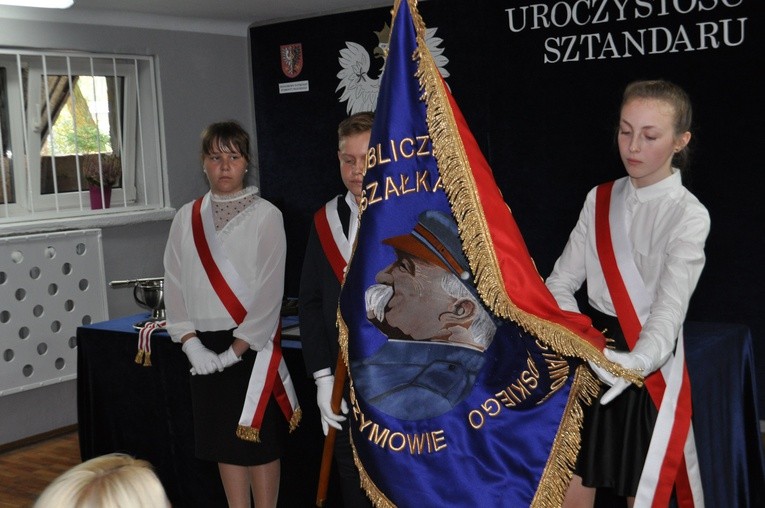 Nowy sztandar dla szkoły w Orszymowie