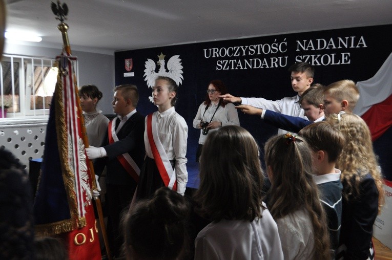 Nowy sztandar dla szkoły w Orszymowie